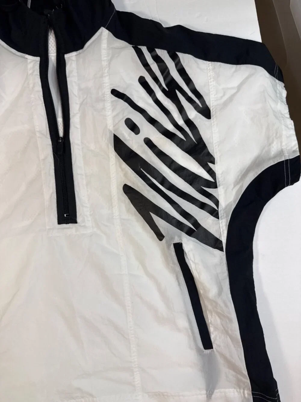 Vintage Nike Men Short Sleeve Windbreaker Jacket Black & White M Half-Zip Y2K